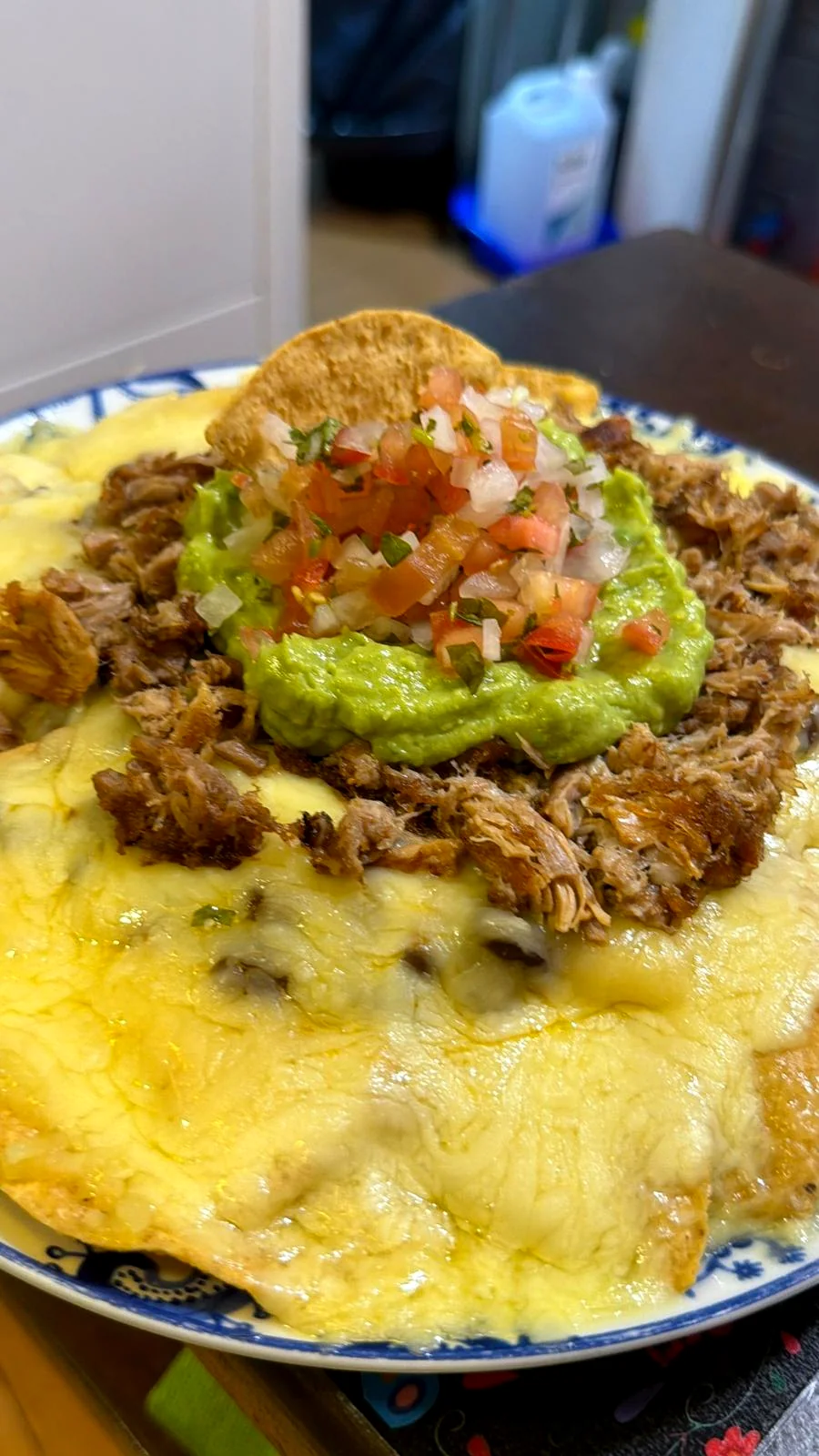 Totopos con guacamole casero
